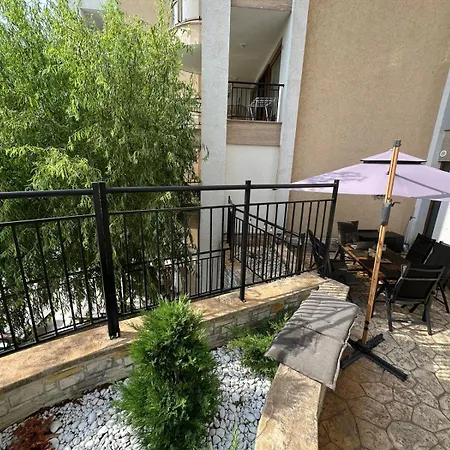 Apartman Moni House *