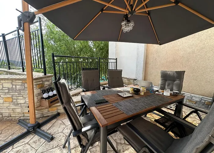 Moni House Apartman Balcsik