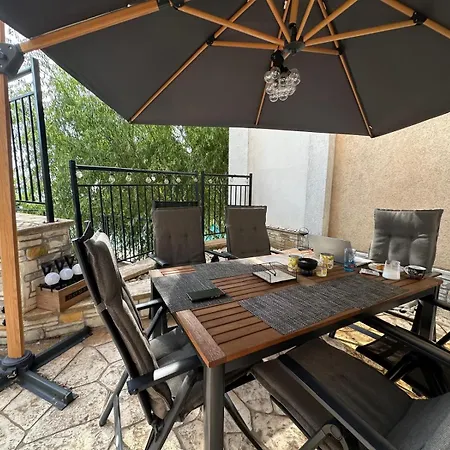 Moni House Apartment Balchik