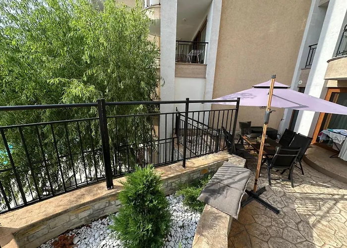 Apartment Moni House *